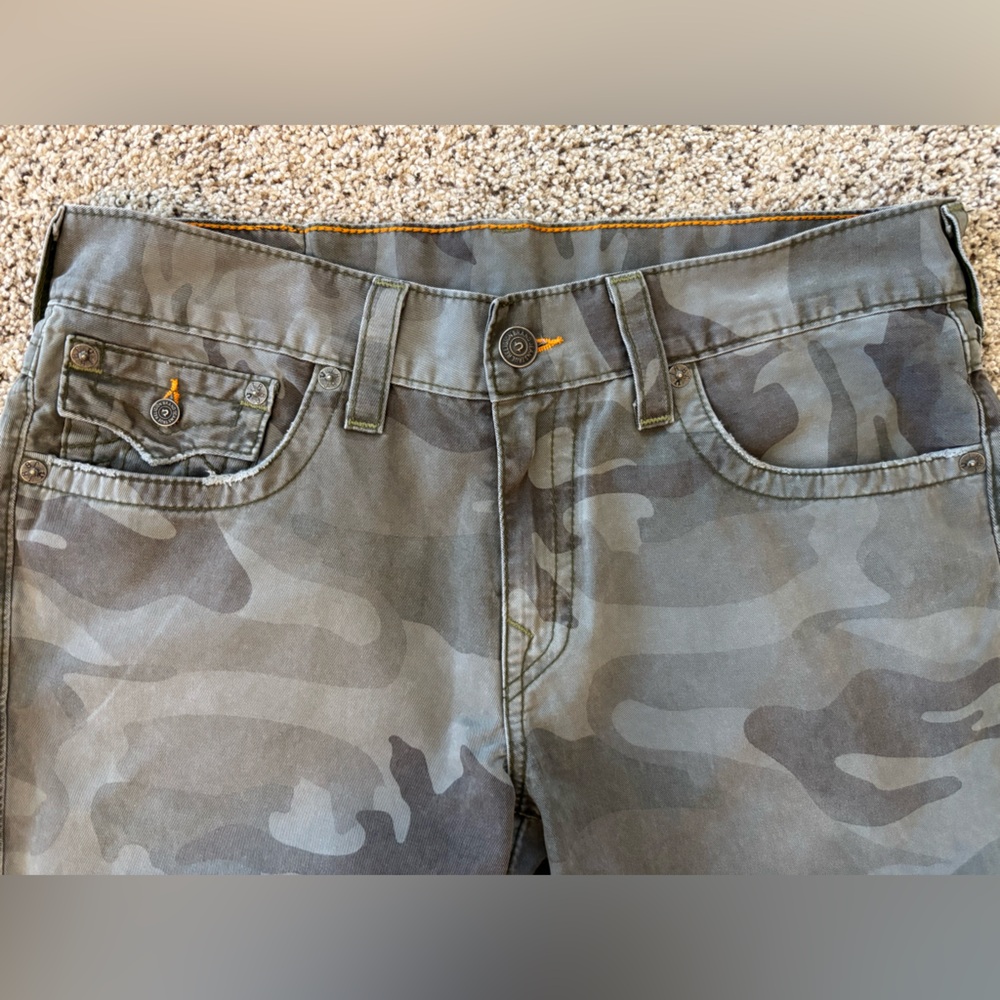 True Religion Ricky camouflage jeans. Very Good Condition! Grey/Green. 34” x 34” - Picture 3 of 14